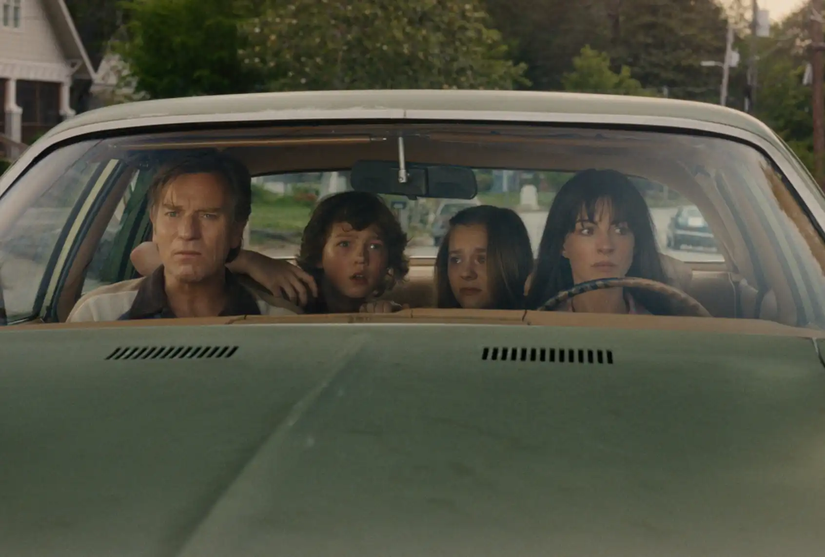 Dino Fans Rejoice: “The End of Oak Street” Delivers a Mysterious and Bold New Chapter in Dinosaur Cinema